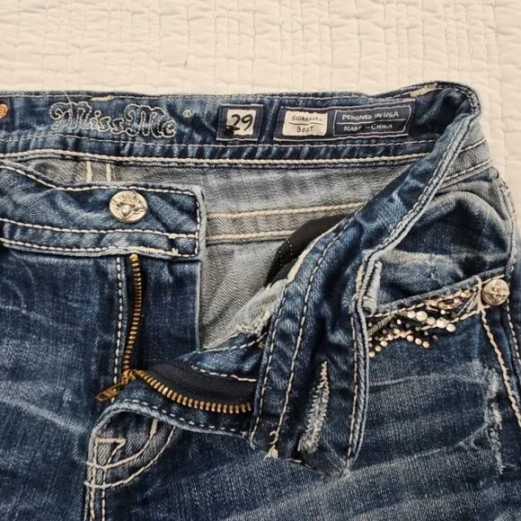 Miss Me Signature Boot Cut Rhinestone Jeans Women's 29 (29x32) EUC Bling Cross - Picture 15 of 16